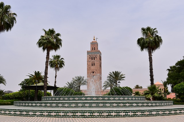 minaret v Maroku