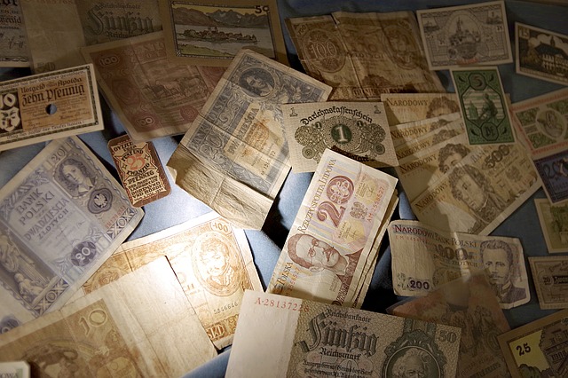 papírové bankovky, polské